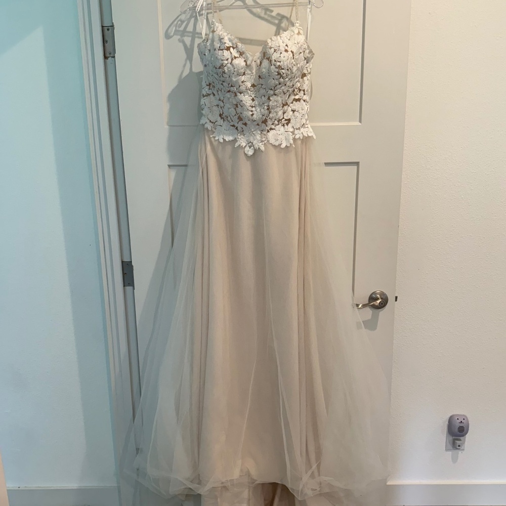 Wedding dress